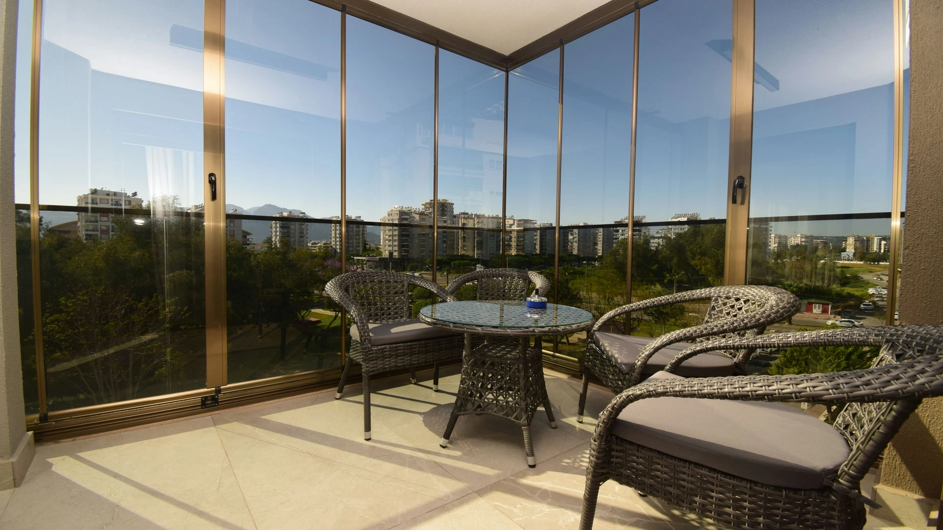 Cam balkon sistemi